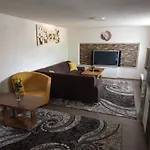 Emma Apartman *