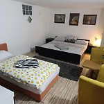 Emma Apartman *